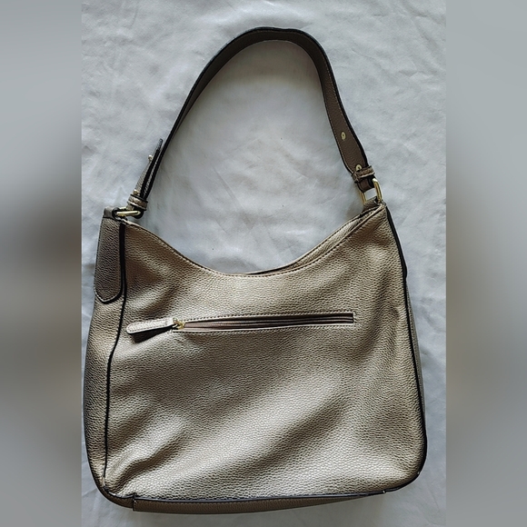 𝖫𝖨𝖹 𝖢𝖫𝖠𝖨𝖡𝖮𝖱𝖭𝖤 𝖧𝖤𝖱𝖨𝖳𝖠𝖦𝖤 𝖢𝖱𝖤𝖲𝖳 𝖬𝖤𝖳𝖠𝖫𝖫𝖨𝖢 𝖦𝖮𝖫𝖣 - Picture 3 of 8